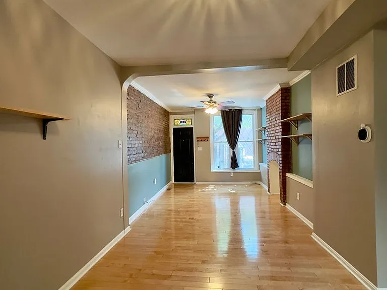 934 S East Ave — Photo 3