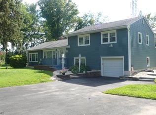 3 Helen St, Warren, NJ 07059