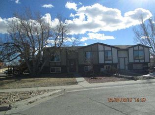 1606 Glasgow Blvd, Rawlins, WY 82301
