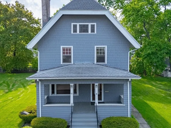 61 Cleveland St, Holyoke, MA 01040
