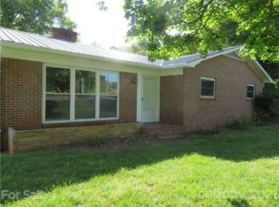 300 21st St SE #A, Hickory, NC 28602