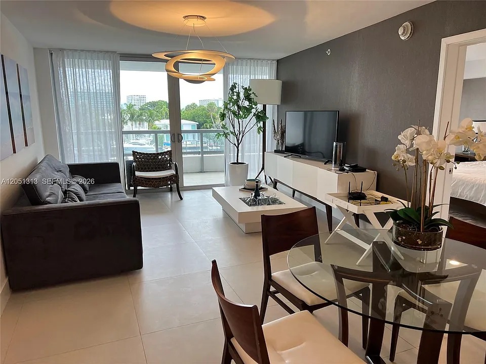 9261 E Bay Harbor Dr #403
