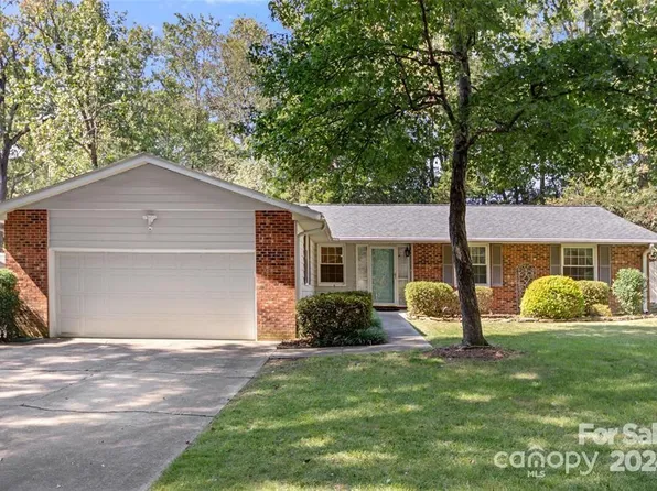 6100 Carpenter Dr, Charlotte, NC 28226