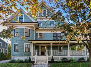 424 Newtonville Ave #B, Newtonville, MA 02460
