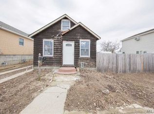 703 S 9th St, Lindenhurst, NY