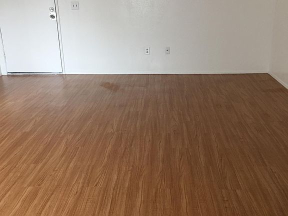 3rd image of 4563 38th St
