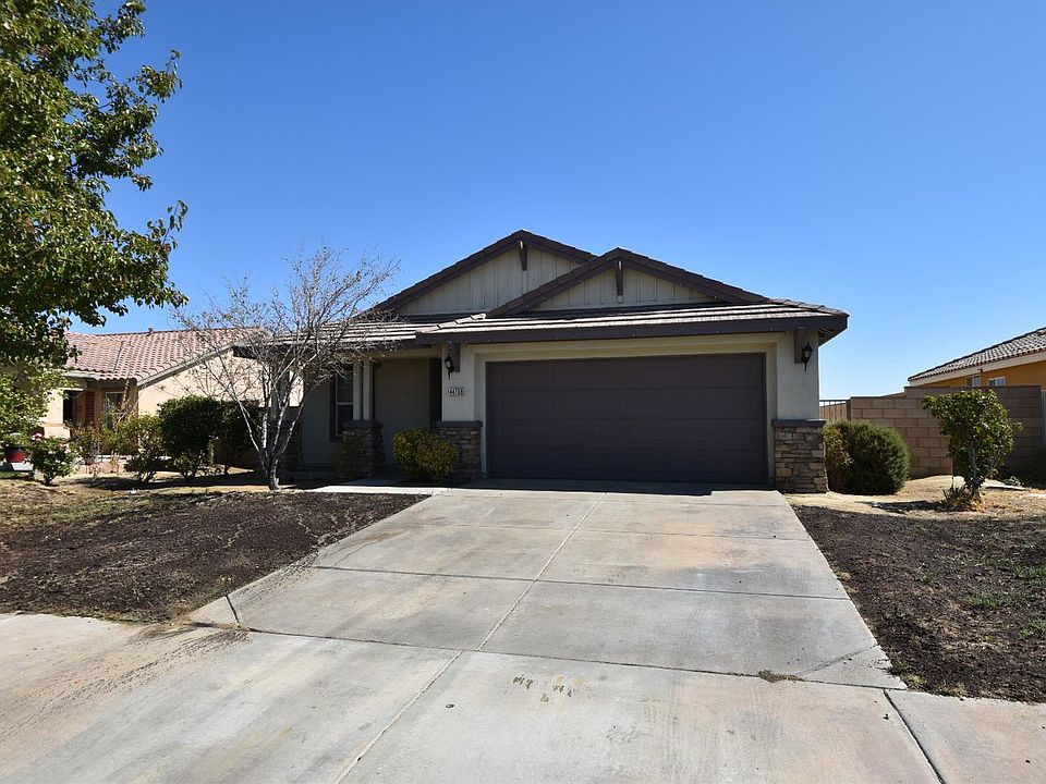 1st image of 44708 Avenida Linda