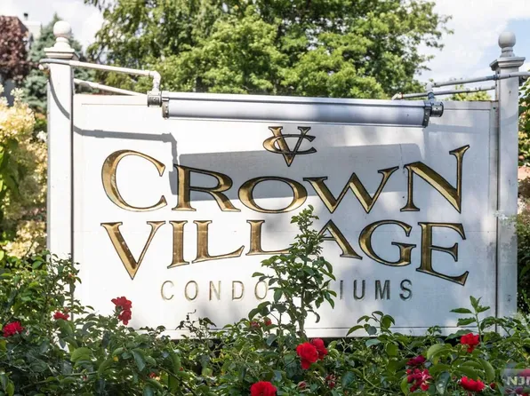 800 River Rd APT 332, Edgewater, NJ 07020