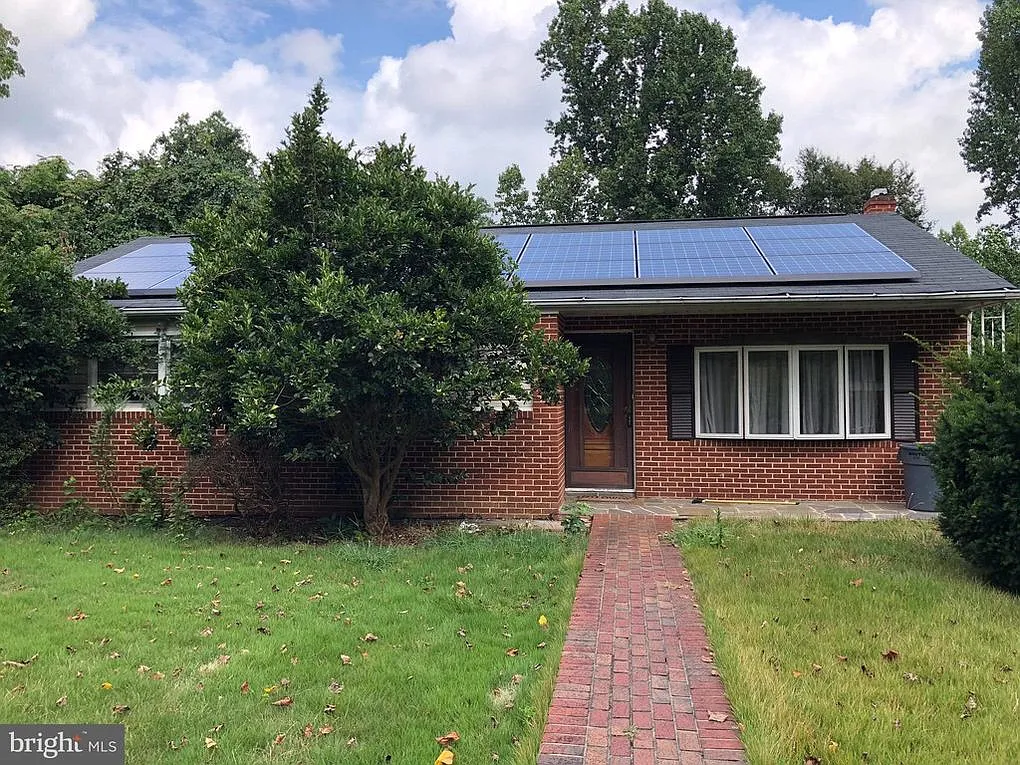3 bed, 2016 sqft, $2,400 — Photo 1