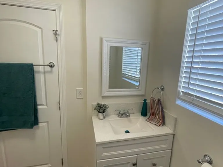 1414 S Campbell Ave — Photo 9
