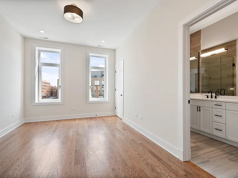 1839 W Irving Park Rd — Photo 10