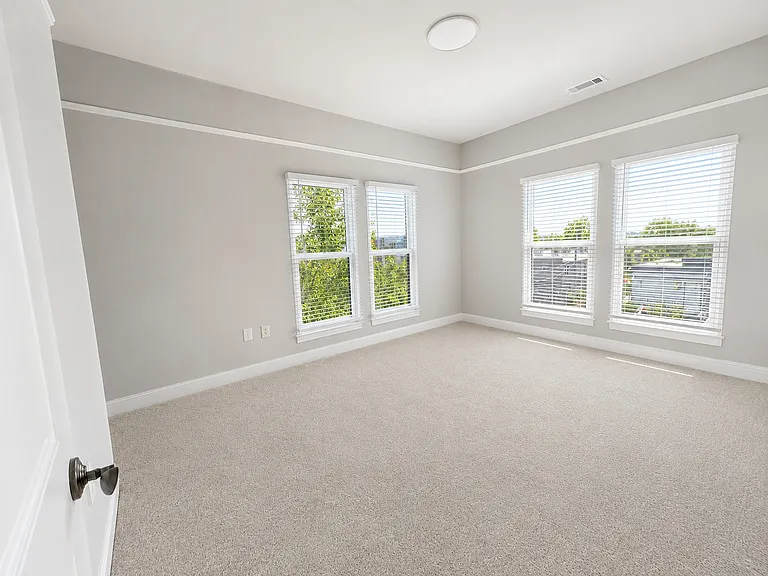 1015 Fatherland St #311 — Photo 5