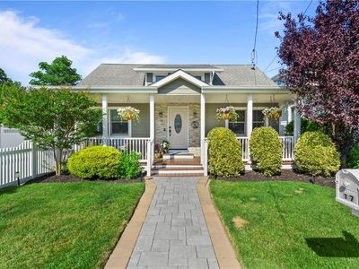 17 Auburn Avenue, Bay Shore, NY, 11706