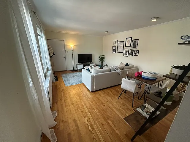 1834 Pine St #3R — Photo 3
