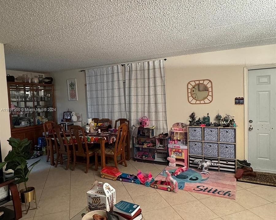 1st image of 208 Meadows Cir #208