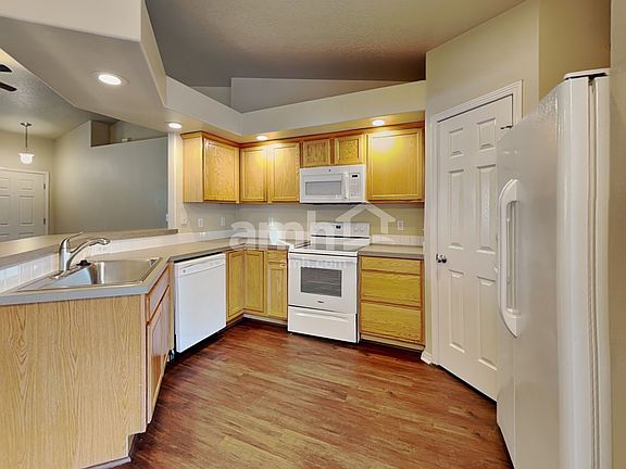 3rd image of 11549 Roanoke Dr