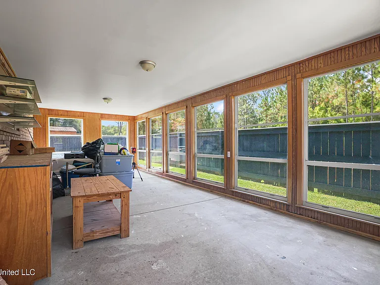 15301 Parker Rd — Photo 48