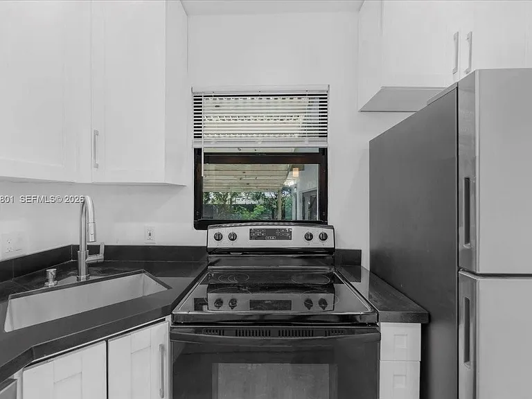 5220 SW 6th St — Photo 45
