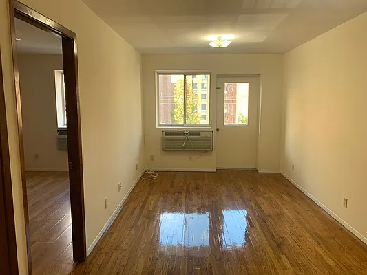 Rented by 18 REALTY | media 15