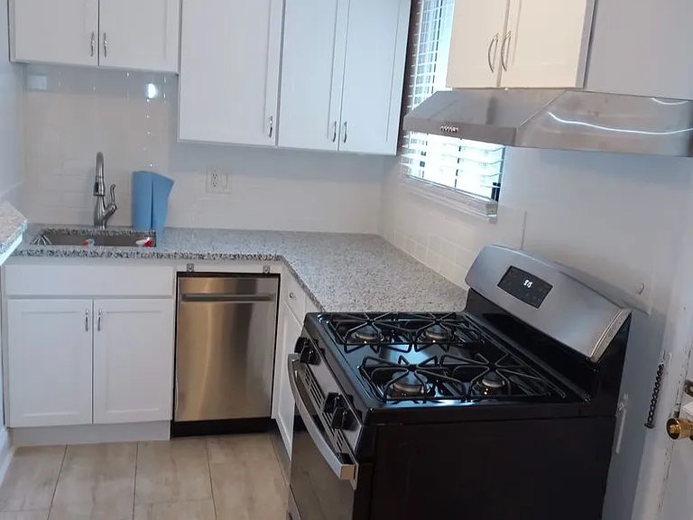 1933 Hickory Apartments LLC — Photo 2