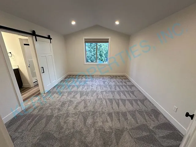 39775 Pleasant St — Photo 9