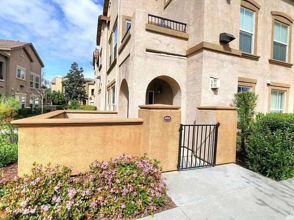 2nd image of 5350 Dunlay Dr Unit 2815