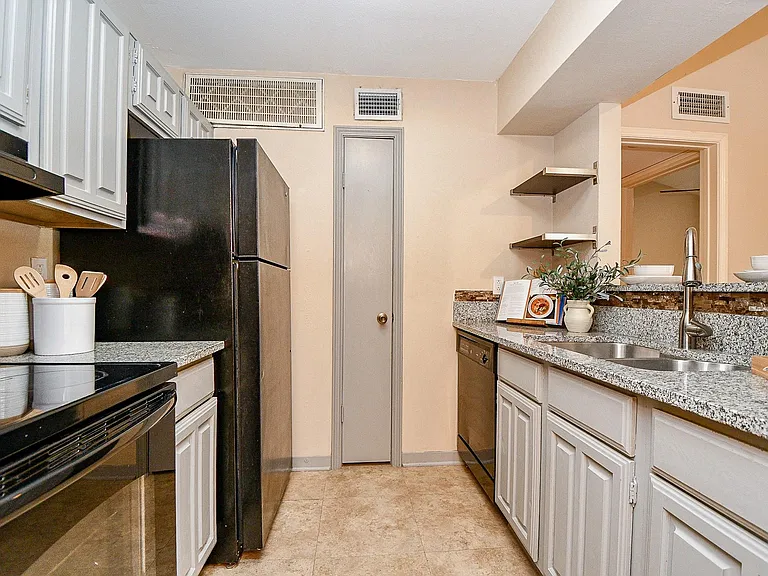 3500 Tangle Brush Dr #14 — Photo 14