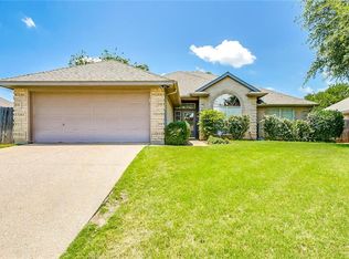 8028 Tree Leaf Ln, Fort Worth, TX 76123