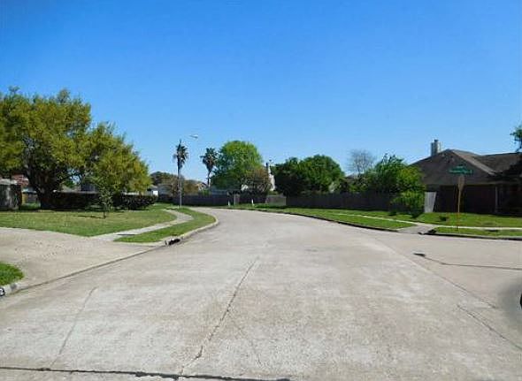 2nd image of 16610 Parliament Dr