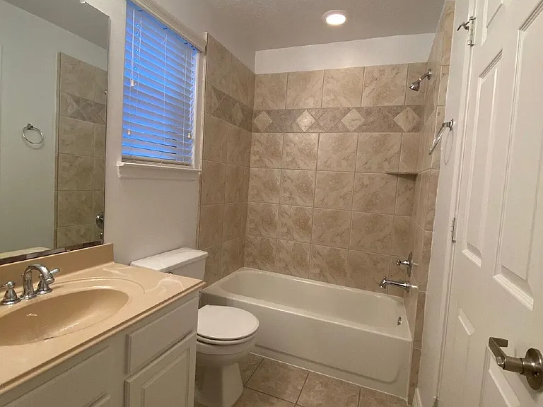 3710 Sherwood Ln #109 — Photo 8