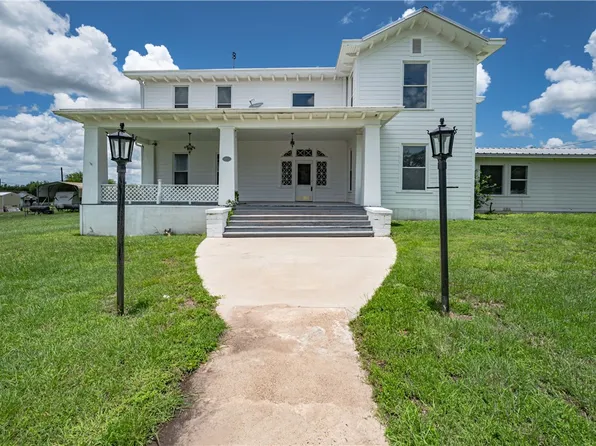 519 Fm 623 E, Pettus, TX 78146