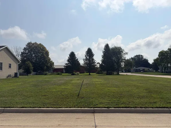 610 Van Buren St, Wellsburg, IA 50680