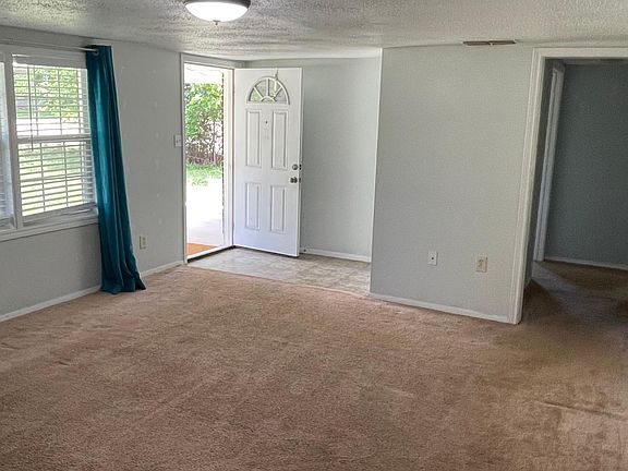 3rd image of 526 Pettit Dr