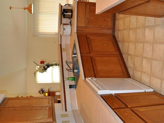 5th image of 7766 Amelia Dr