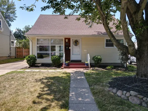 3626 Oakwood St, Erie, PA 16508