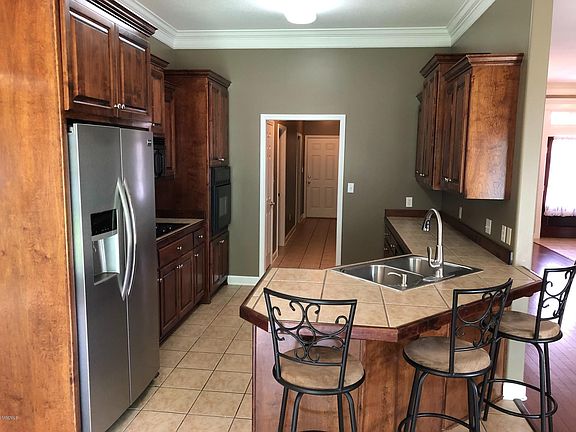 2nd image of 14330 Carriage Cir