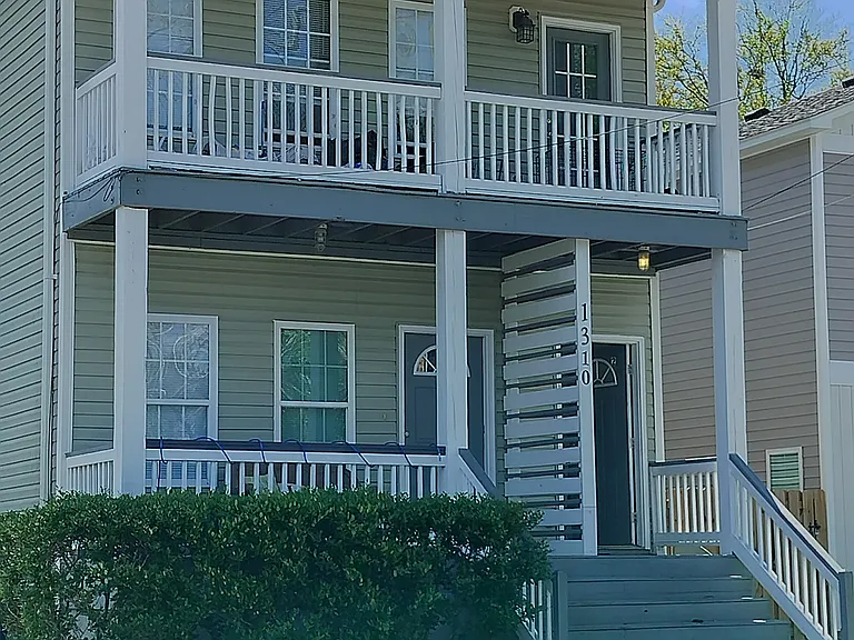 1310 Corbett St #1 — Photo 1