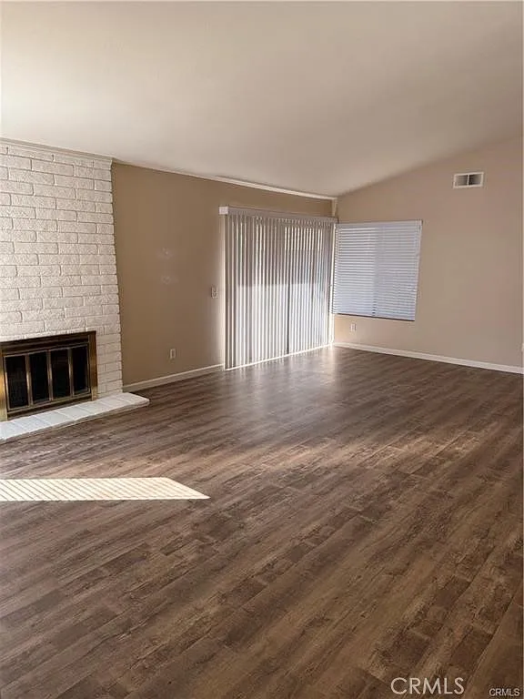 4 bed, 1762 sqft, $3,200 — Photo 3