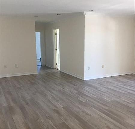 5th image of 4081 N 41st St