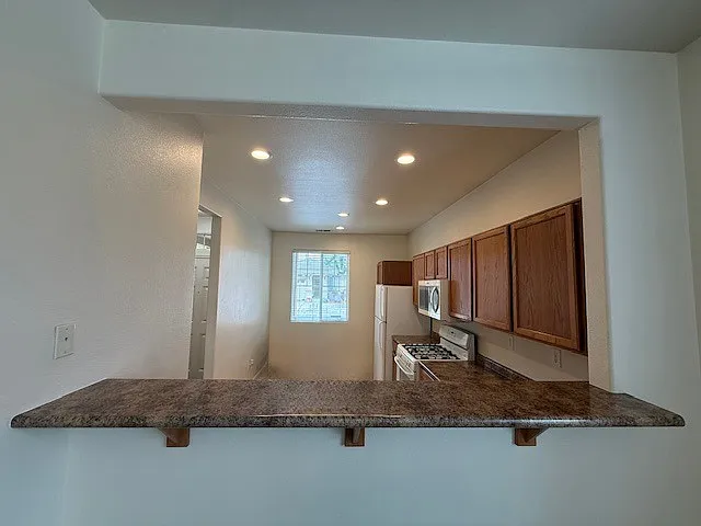 2305 Clementine Ln — Photo 8