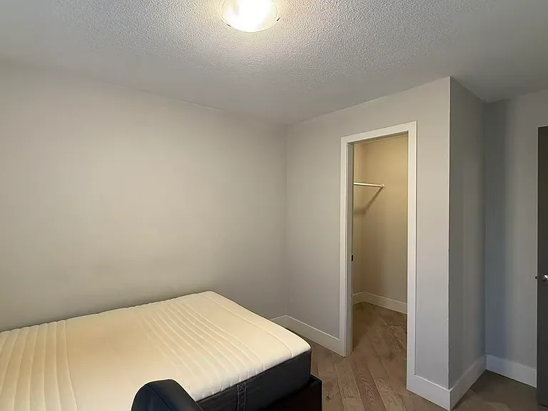 985 W 10th Ave #101 — Photo 11