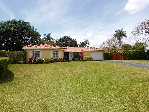 3rd image of 8890 SW 183rd Ter