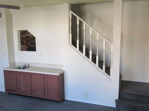 3rd image of 270 Alexandria Dr