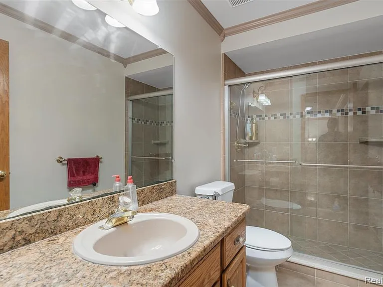 47105 Liberty Bell Rd E — Photo 27