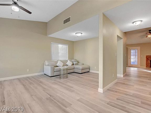 3rd image of 404 Lorenzi St