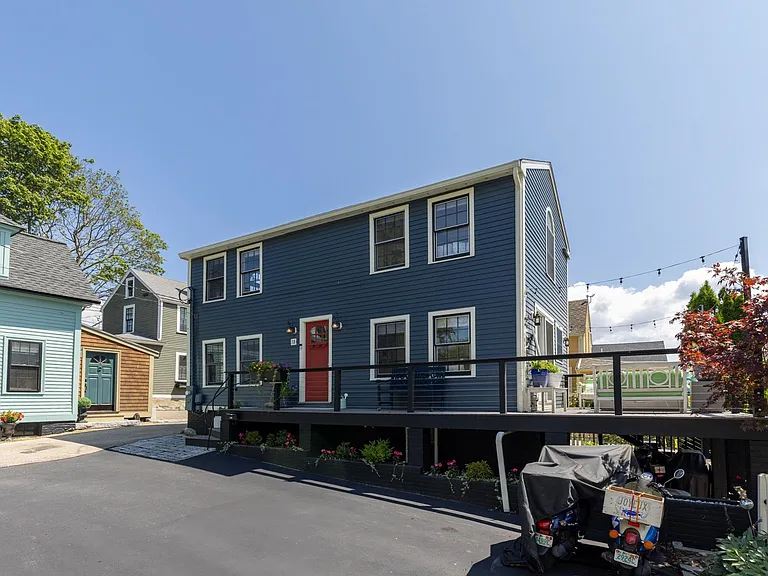 18 Walden St — Photo 4