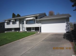 8119 10th St W, Rock Island, IL