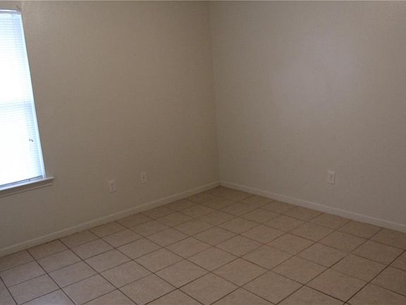 4th image of 605 N Gilmer St