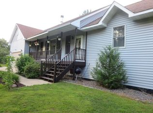 32325 Goldenrod St NW, Cambridge, MN 55008