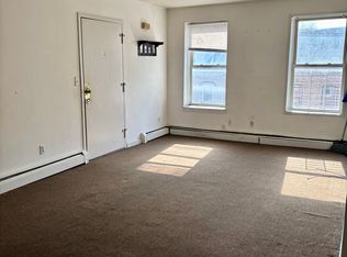 82 Academy St #3, Poughkeepsie, NY 12601